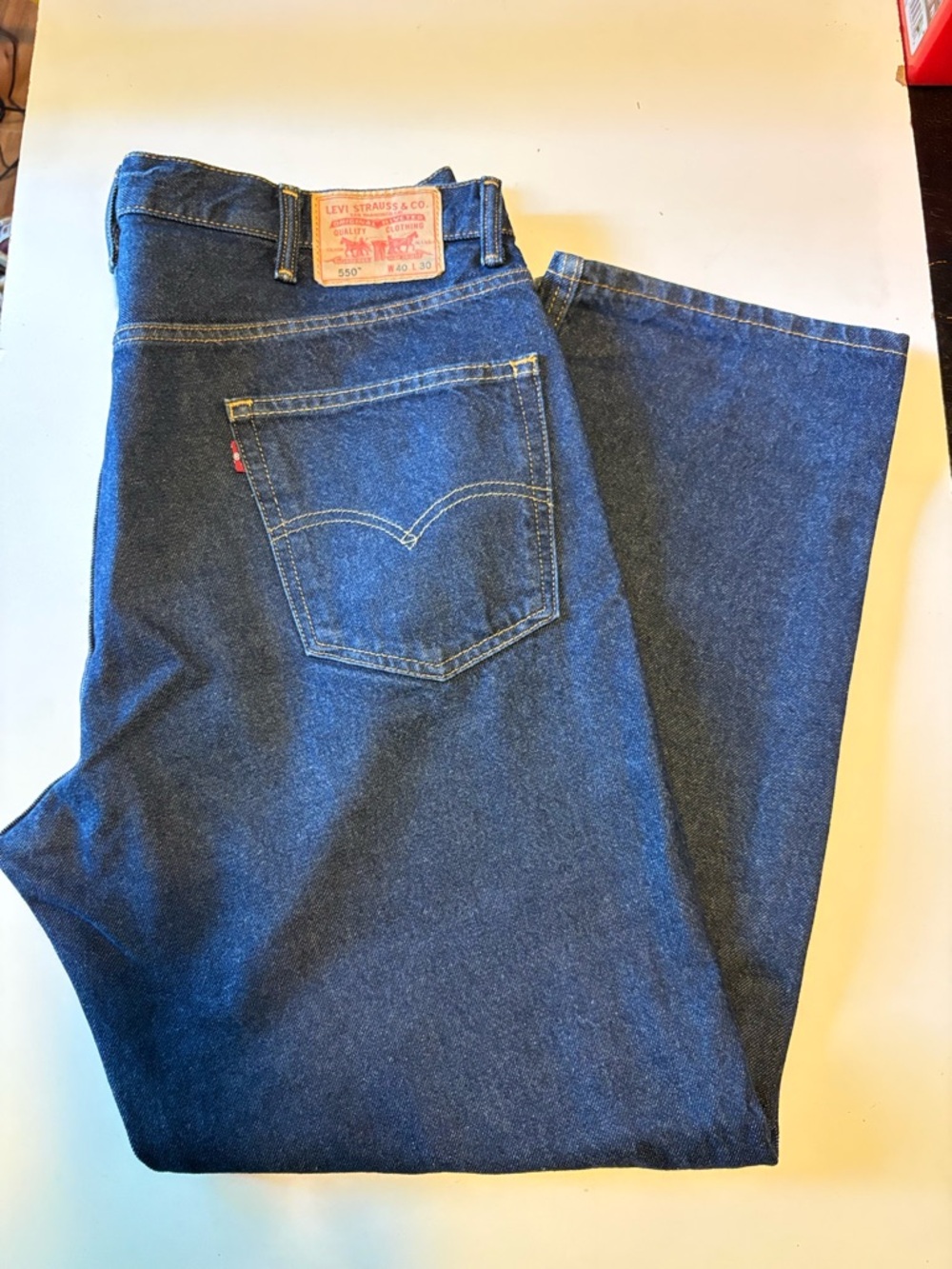 Levi's 550 Relaxed Fit Men's Blue Jeans Size 40x30 Dark Wash Denim 100% cotton